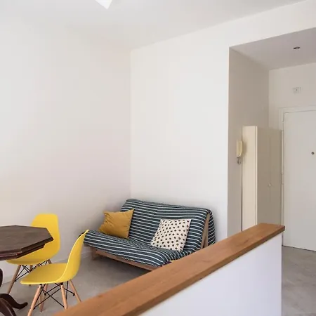 아파트 1 Bedroom Flat With Garden