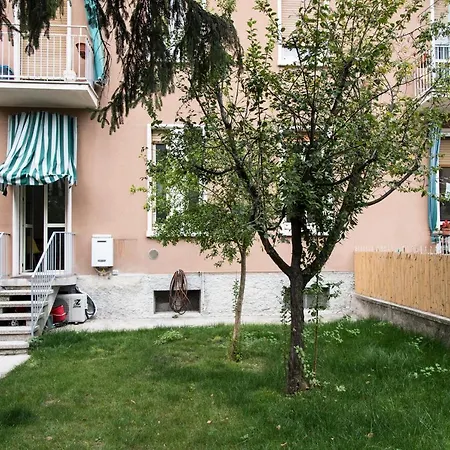 아파트 1 Bedroom Flat With Garden 밀라노